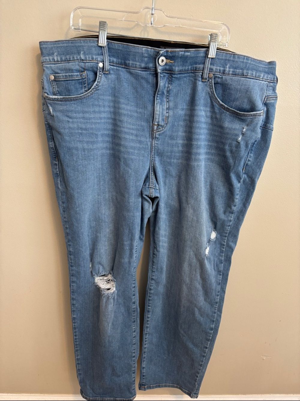 Torrid size 24 distressed bombshell straight jeans